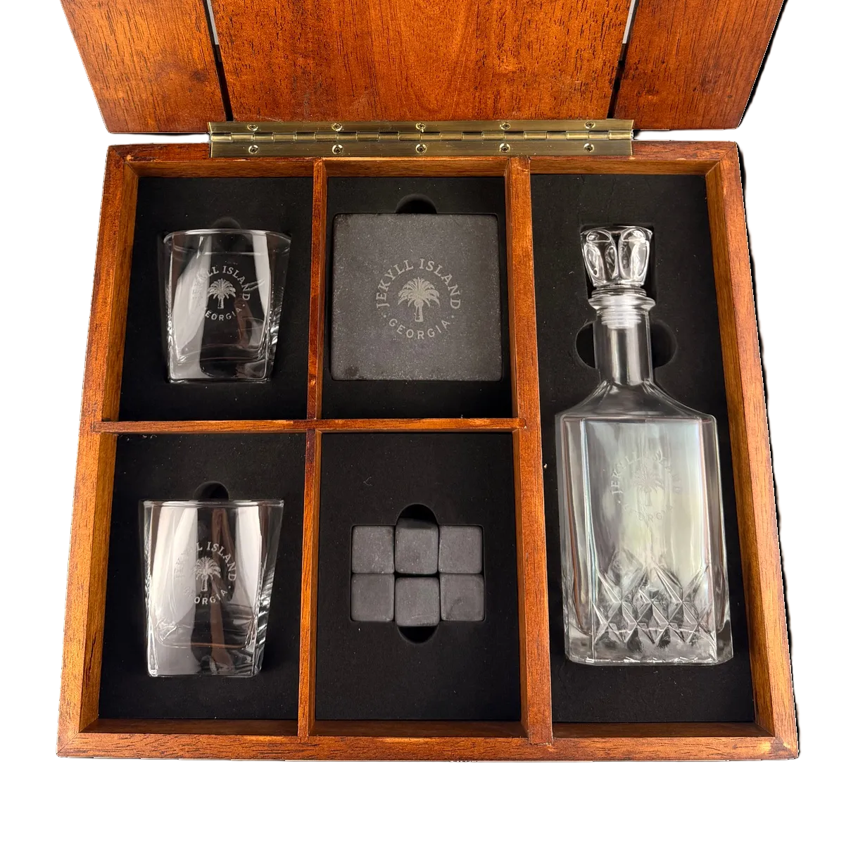 31•81 Jekyll Island Whiskey Box Decanter Set