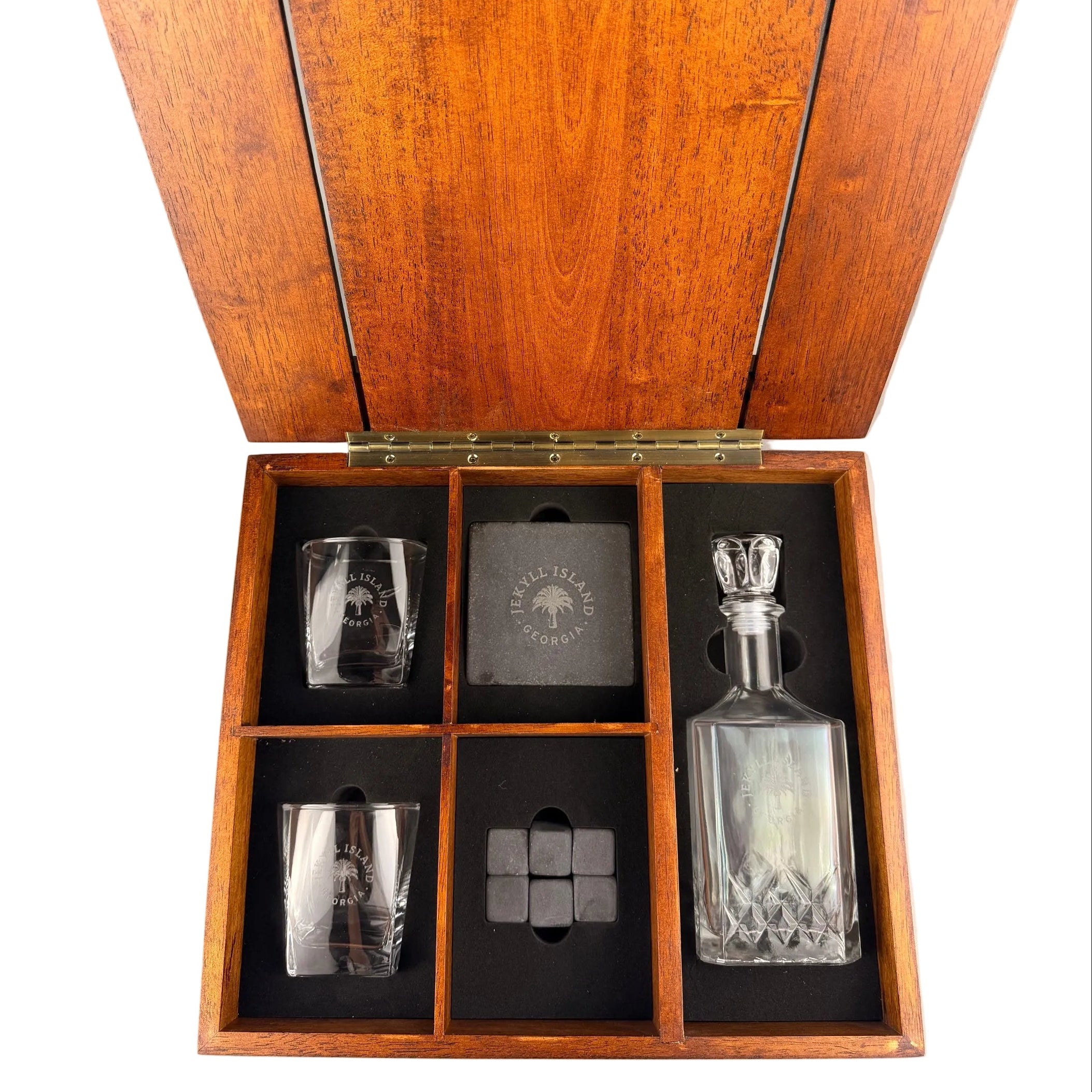31•81 Jekyll Island Whiskey Box Decanter Set