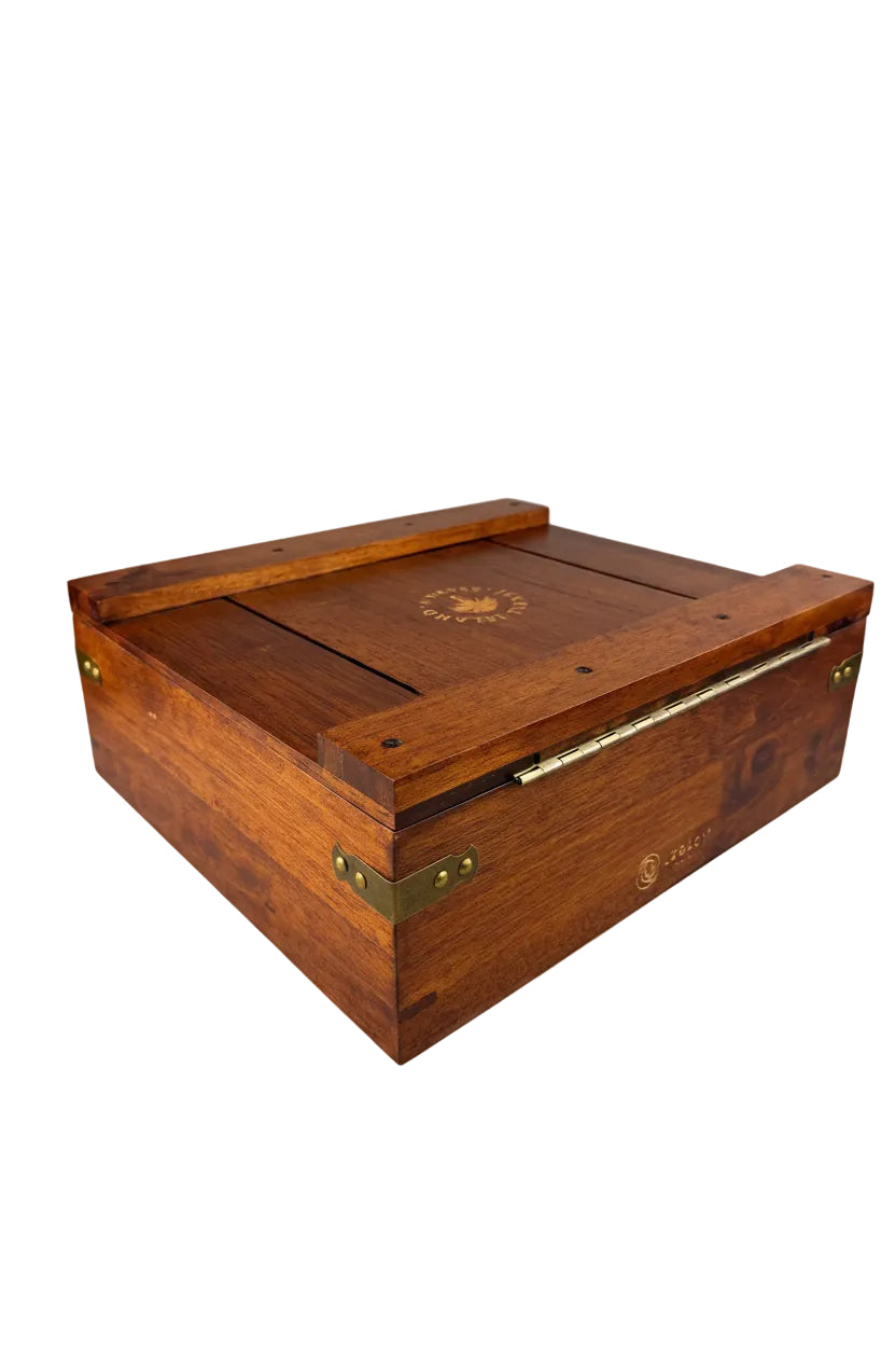 31•81 Jekyll Island Whiskey Box Decanter Set